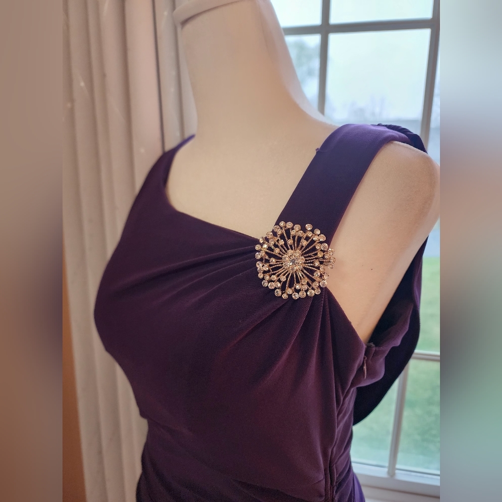 Dress - Picture 2 of 6